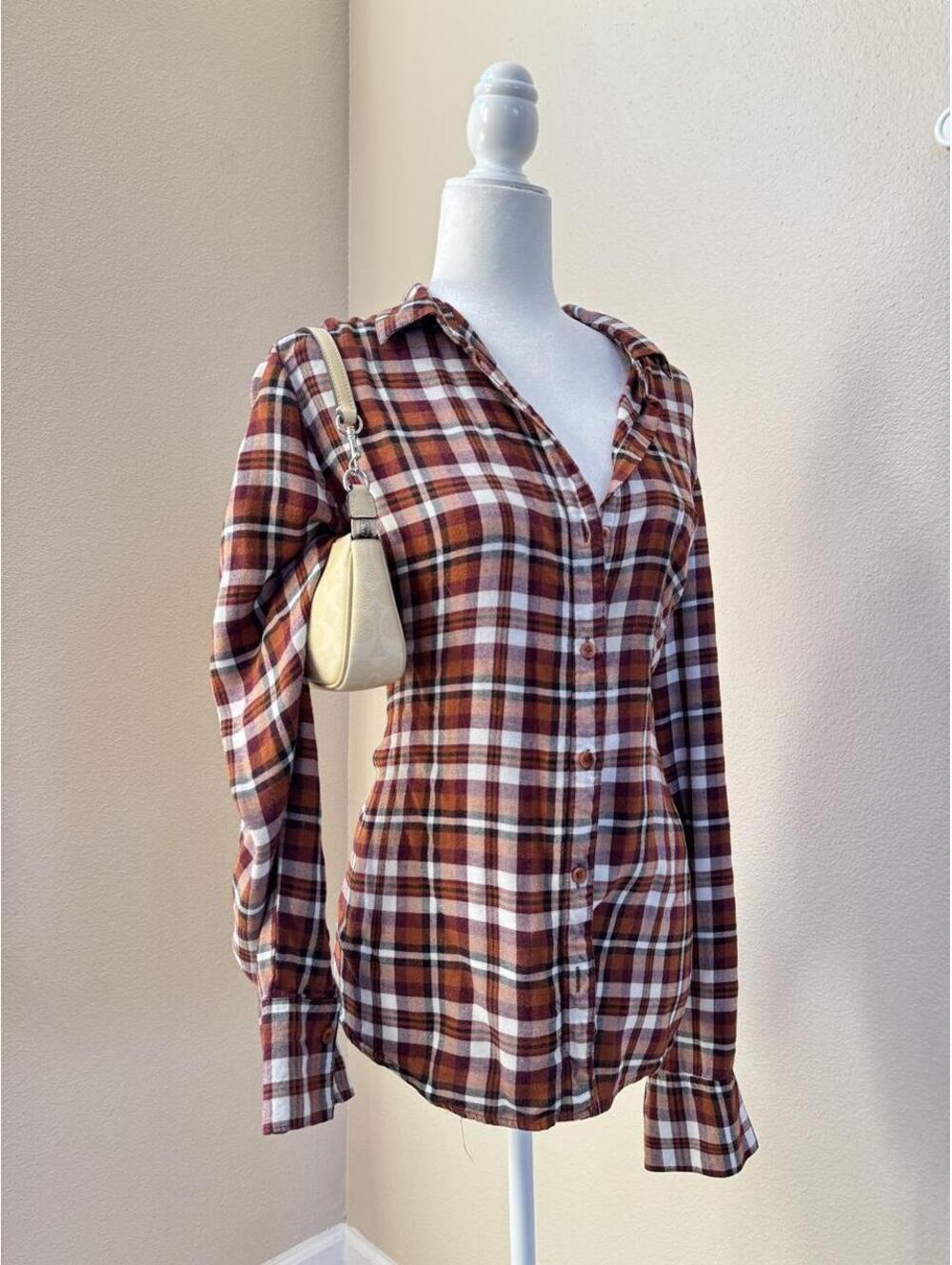 white and brown plaid button up blouse with sleeves